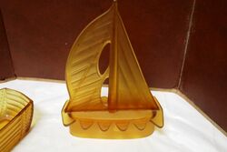  ART DECO AMBER PRESSED GLASS YACHTBOAT BY CARLSHUTTE 