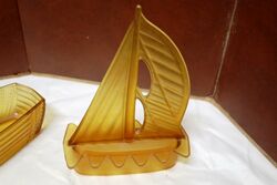  ART DECO AMBER PRESSED GLASS YACHTBOAT BY CARLSHUTTE 