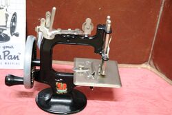 Vintage Peter Pan Model No1 Miniature Sewing Machine 