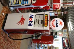 Vintage Wayne 605 Petrol Pump in Mobil Livery