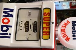 Vintage Wayne 605 Petrol Pump in Mobil Livery