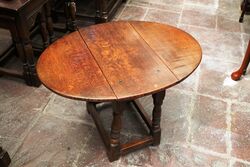 Small Early C20th Oak Gateleg Table 