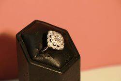 18ct  White Gold Diamond Cluster Ring 