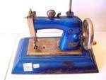 TOY CASIGE SEWING MACHINE ---SEW13