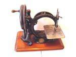 BOXED WILLCOX GIBBS SEWING MACHINE ----SEW 8