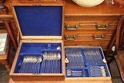 62 Piece Canteen Of Cutlery 