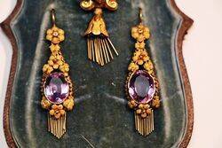 A Superb Antique Gold and Amethysts DemiParure 