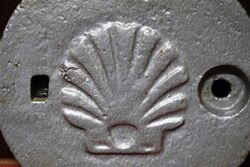Cast Iron Embossed Shell Tank Lid Cover 