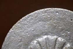 Cast Iron Embossed Shell Tank Lid Cover 