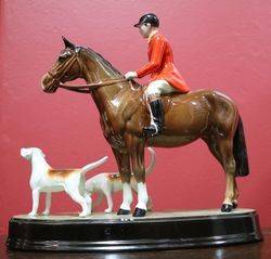 Genuine Beswick Hunter and 2 Dogs 
