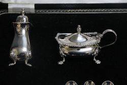 Lovely Quality Boxed Sterling Silver 8 Piece Cruet Set  
