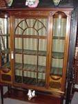 MAHOGANY DISPLAY CABINET   --- ANT 108