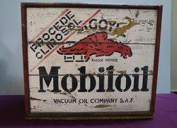 Mobiloil Wooden Box
