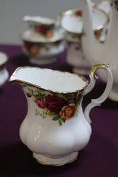 Royal Albert Old Country Roses 25 pieces Bone China Tea + Coffee 