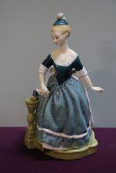 Royal Doulton Lady Figurine Clarinda HN2724 