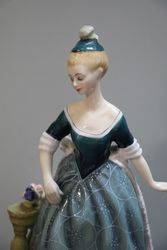 Royal Doulton Lady Figurine Clarinda HN2724 