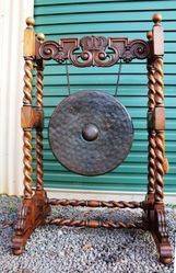 Stunning Antique Oak Barley Twist Dinner Gong 