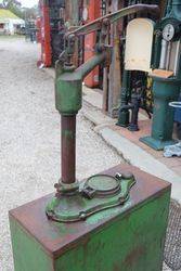 Wakefield Castrol Hi Boy Oil Dispenser With Original Wakefield Embossed Pump