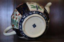 Worcester Fluted Teapot + Cover  Floral Finial C177075